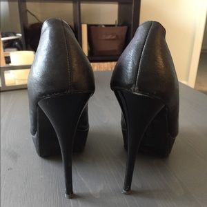 Black pumps 4.5” heel
